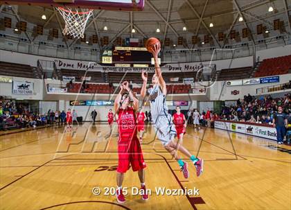 Thumbnail 2 in Grapevine Faith Christian vs. All Saints (Fantasy of Lights) photogallery.