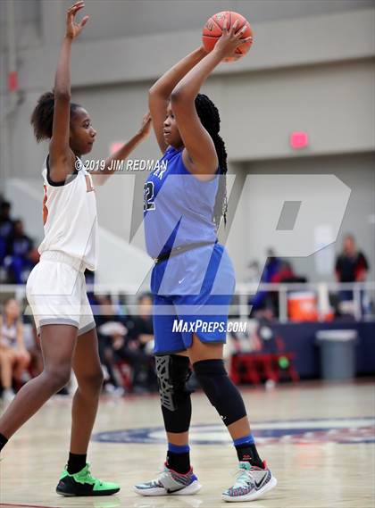 Thumbnail 2 in Cypress Creek vs. Dobie (McDonald's Texas Invitational) photogallery.