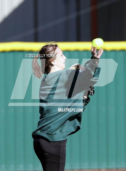 Thumbnail 2 in Grand Saline vs Canton photogallery.