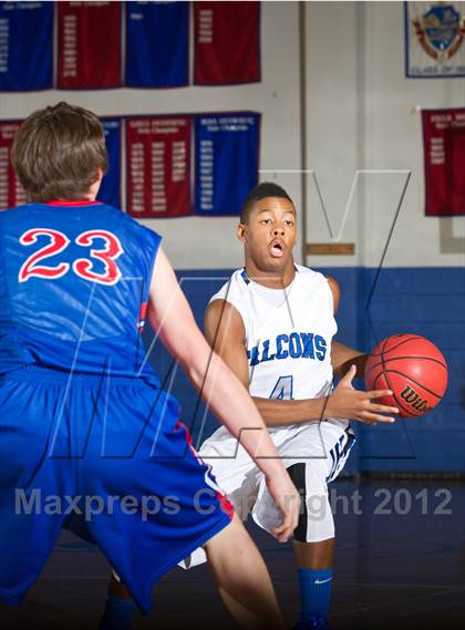 Thumbnail 1 in Highlands Ranch vs. Fountain-Fort Carson (Cherry Creek Holiday Classic) photogallery.
