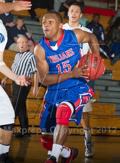 Thumbnail 1 in Highlands Ranch vs. Fountain-Fort Carson (Cherry Creek Holiday Classic) photogallery.