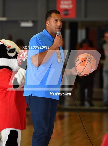 Thumbnail 3 in Fairfax vs. Bishop Gorman (Nike Extravaganza) photogallery.