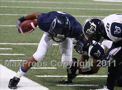 Thumbnail 1 in Holt vs. Howell Central (Great American Football Classic) photogallery.