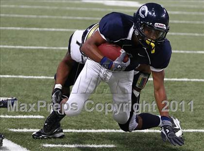 Thumbnail 2 in Holt vs. Howell Central (Great American Football Classic) photogallery.