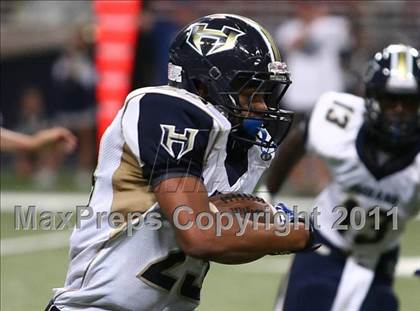 Thumbnail 3 in Holt vs. Howell Central (Great American Football Classic) photogallery.