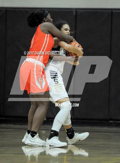Thumbnail 2 in Skyline vs. Central (NIKE Tournament of Champions)  photogallery.