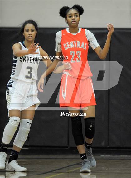 Thumbnail 1 in Skyline vs. Central (NIKE Tournament of Champions)  photogallery.