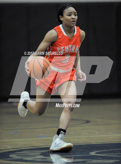 Thumbnail 3 in Skyline vs. Central (NIKE Tournament of Champions)  photogallery.