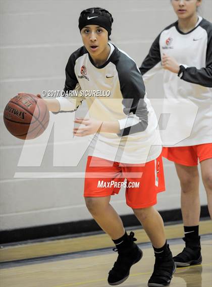 Thumbnail 2 in Skyline vs. Central (NIKE Tournament of Champions)  photogallery.