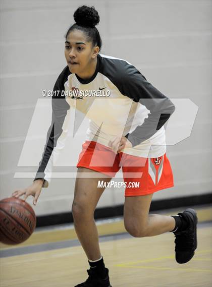 Thumbnail 3 in Skyline vs. Central (NIKE Tournament of Champions)  photogallery.