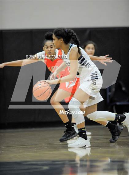 Thumbnail 2 in Skyline vs. Central (NIKE Tournament of Champions)  photogallery.
