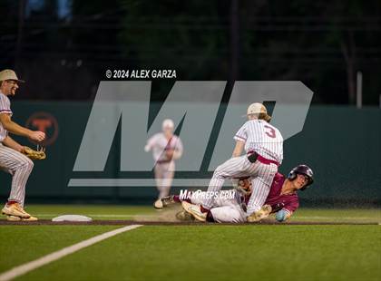 Thumbnail 2 in Calallen vs Liberty-Eylau (UIL 4A baseball Final) photogallery.