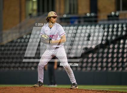 Thumbnail 3 in Calallen vs Liberty-Eylau (UIL 4A baseball Final) photogallery.