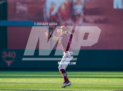Thumbnail 3 in Calallen vs Liberty-Eylau (UIL 4A baseball Final) photogallery.