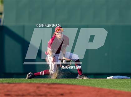 Thumbnail 1 in Calallen vs Liberty-Eylau (UIL 4A baseball Final) photogallery.