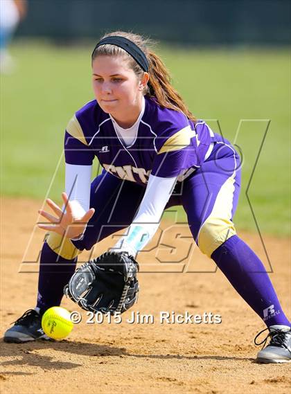 Thumbnail 1 in Bell [L. D.] vs Denton (Sade Lowery Tournament) photogallery.