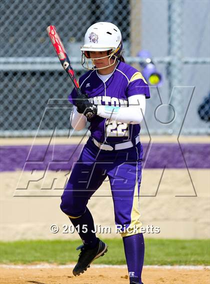 Thumbnail 3 in Bell [L. D.] vs Denton (Sade Lowery Tournament) photogallery.