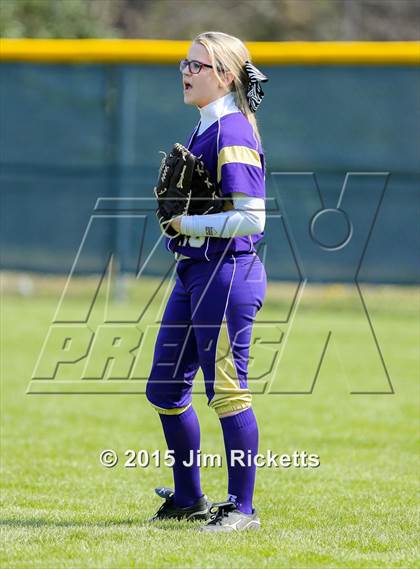 Thumbnail 3 in Bell [L. D.] vs Denton (Sade Lowery Tournament) photogallery.