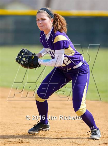 Thumbnail 1 in Bell [L. D.] vs Denton (Sade Lowery Tournament) photogallery.