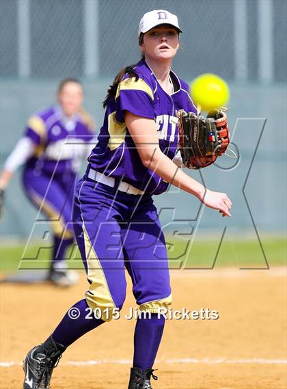 Thumbnail 1 in Bell [L. D.] vs Denton (Sade Lowery Tournament) photogallery.