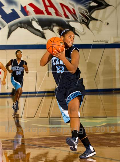 Thumbnail 2 in Ray vs. Sam Rayburn (McDonald's Texas Invitational) photogallery.