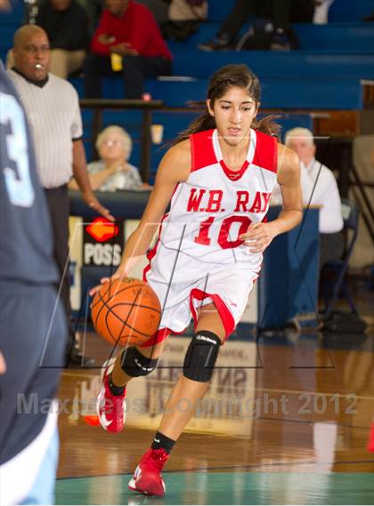 Thumbnail 1 in Ray vs. Sam Rayburn (McDonald's Texas Invitational) photogallery.