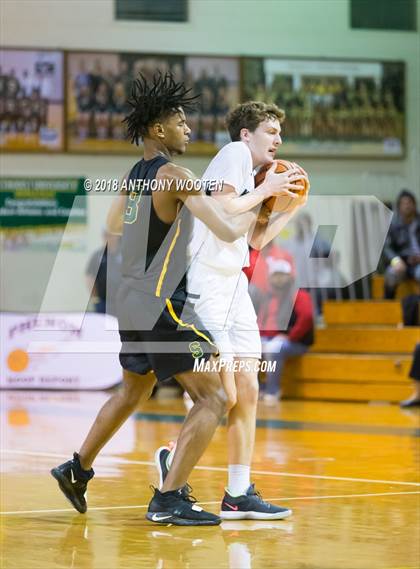 Thumbnail 3 in Greenfield vs Ben L. Smith (Hoops and Dreams Showcase) photogallery.