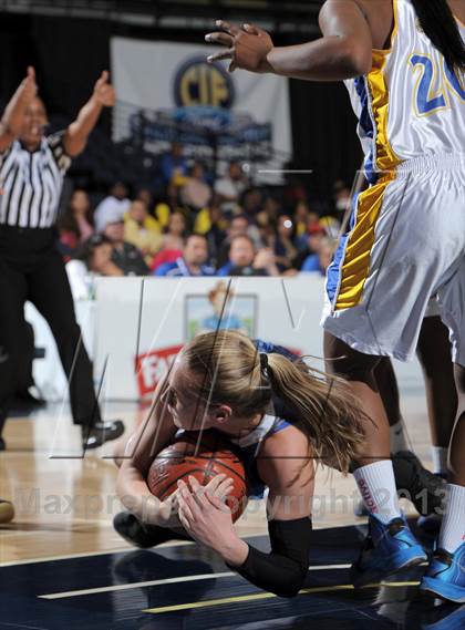 Thumbnail 1 in Agoura vs. Gahr (CIF-SS 3AAA Final) photogallery.