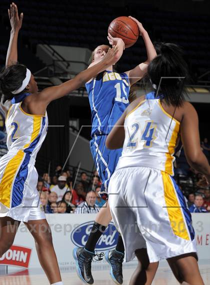 Thumbnail 1 in Agoura vs. Gahr (CIF-SS 3AAA Final) photogallery.