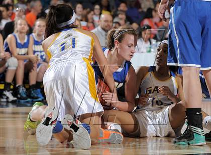 Thumbnail 2 in Agoura vs. Gahr (CIF-SS 3AAA Final) photogallery.