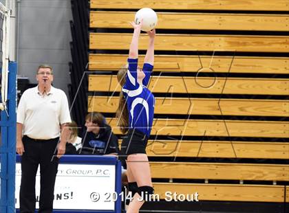 Thumbnail 2 in Glastonbury @ Fairfield Ludlowe (CIAC Class LL 2nd Round) photogallery.