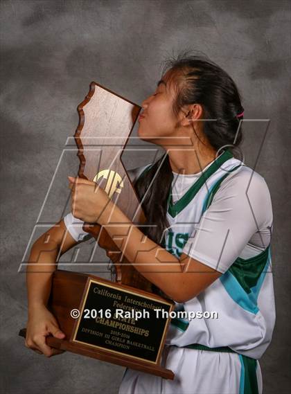 Thumbnail 2 in Sacred Heart Cathedral Preparatory (CIF State D3 Award Photos) photogallery.