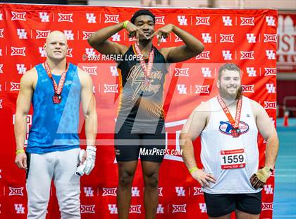 Thumbnail 3 in Carl Lewis Invitational (Awards) photogallery.
