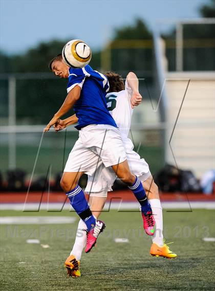 Thumbnail 3 in Glenbrook North vs. Carthage (Gateway City Soccer Classic) photogallery.