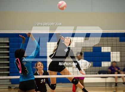 Thumbnail 2 in St. Scholastica vs. Thomas Jefferson (Penguin Volleyball Classic) photogallery.
