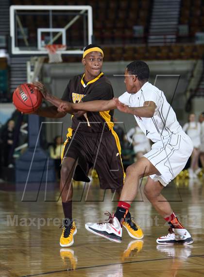 Thumbnail 1 in Thomas Jefferson vs. Wasson (CHSAA 4A Great 8) photogallery.