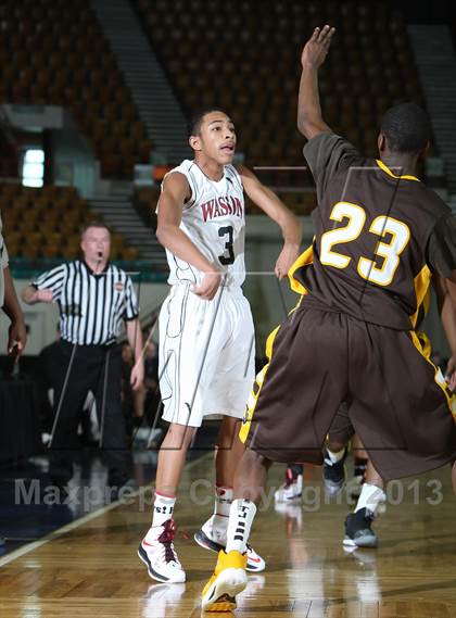 Thumbnail 3 in Thomas Jefferson vs. Wasson (CHSAA 4A Great 8) photogallery.