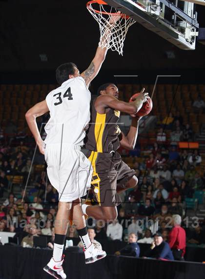 Thumbnail 3 in Thomas Jefferson vs. Wasson (CHSAA 4A Great 8) photogallery.