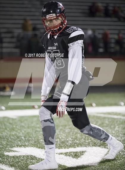 Thumbnail 2 in Muskego vs. Sun Prairie photogallery.