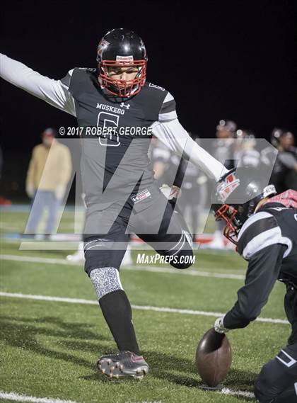 Thumbnail 2 in Muskego vs. Sun Prairie photogallery.