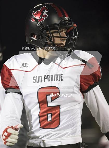 Thumbnail 2 in Muskego vs. Sun Prairie photogallery.