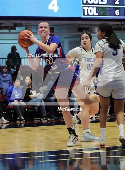 Thumbnail 3 in Dobbs Ferry vs Blind Brook (NYSPHSAA Section 1 Class B Semifinal) photogallery.