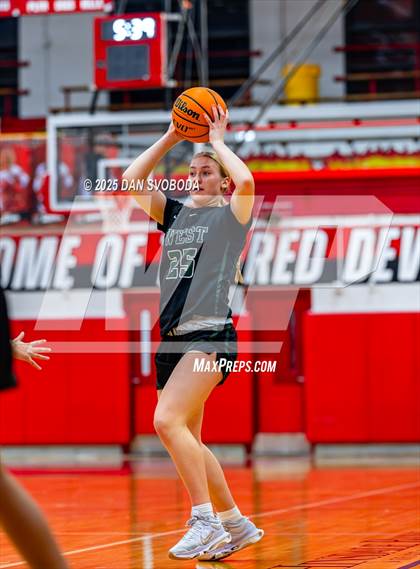 Thumbnail 3 in JV: Glenbard West @ Hinsdale Central photogallery.