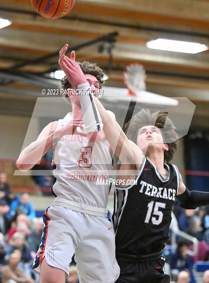 Thumbnail 2 in Mountlake Terrace @ Eastside Catholic  (Opening Round) photogallery.