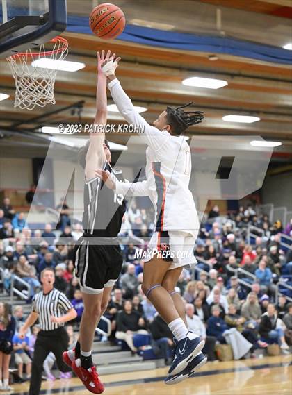 Thumbnail 1 in Mountlake Terrace @ Eastside Catholic  (Opening Round) photogallery.