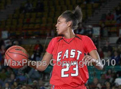 Thumbnail 3 in Highlands Ranch vs. Denver East (5A Quarterfinals) photogallery.