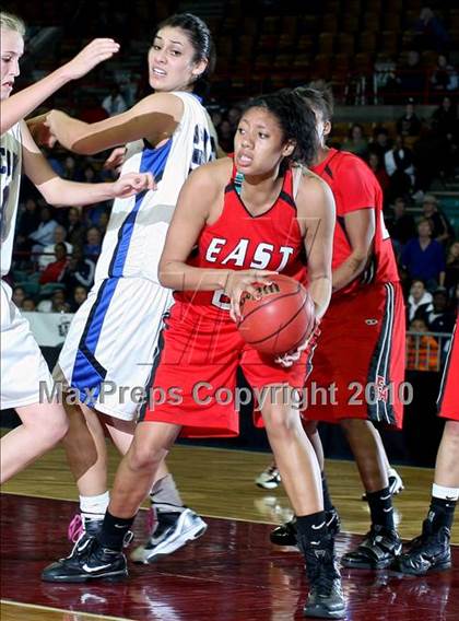Thumbnail 2 in Highlands Ranch vs. Denver East (5A Quarterfinals) photogallery.