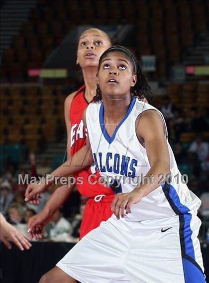 Thumbnail 1 in Highlands Ranch vs. Denver East (5A Quarterfinals) photogallery.