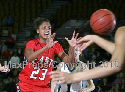 Thumbnail 3 in Highlands Ranch vs. Denver East (5A Quarterfinals) photogallery.