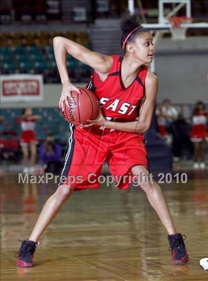 Thumbnail 1 in Highlands Ranch vs. Denver East (5A Quarterfinals) photogallery.